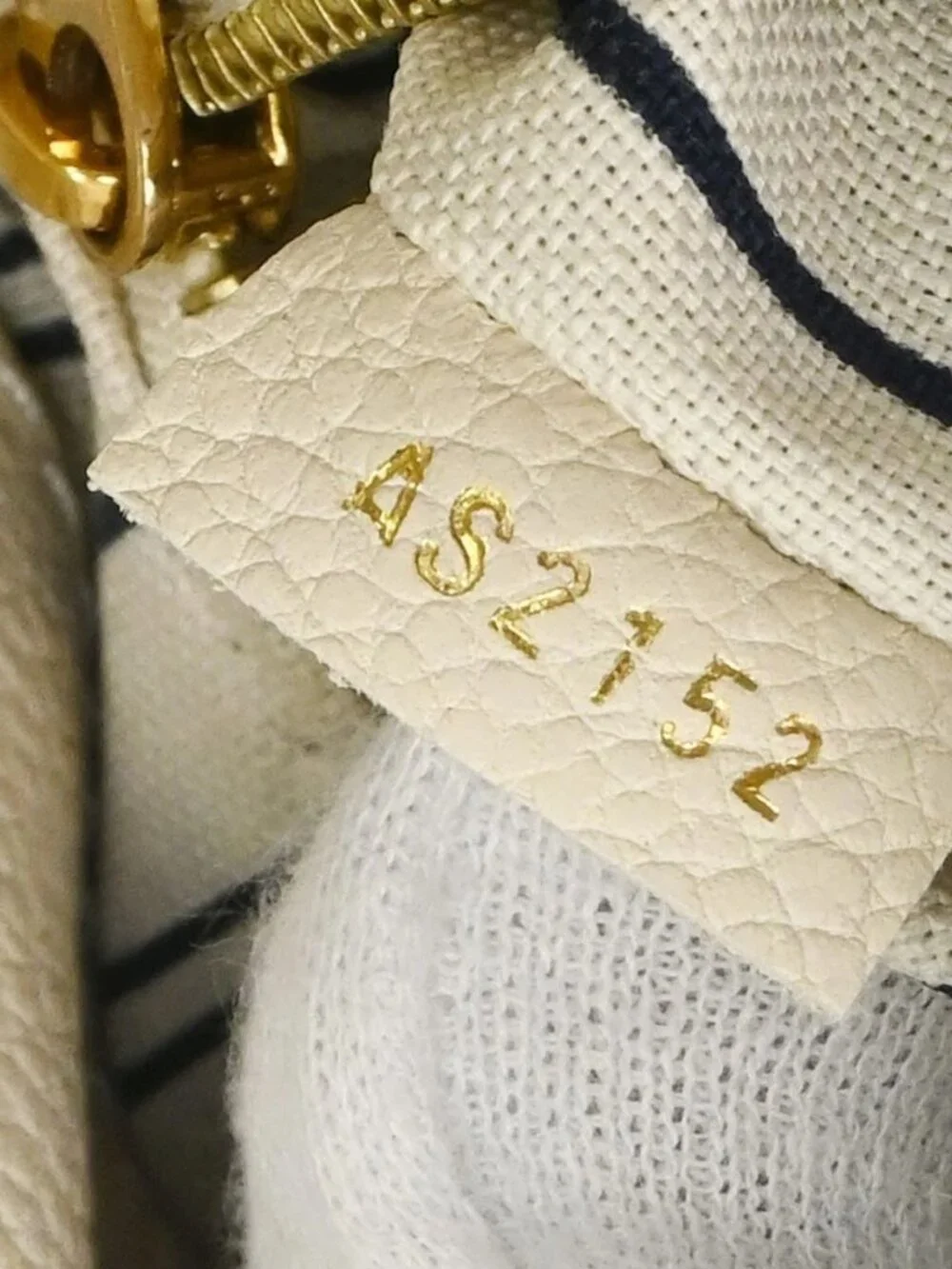 Louis Vuitton White Monogram Empreinte Artsy MM Handbag M93449 AS2152 188904